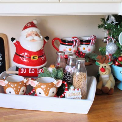 Simple Christmas hot chocolate tray