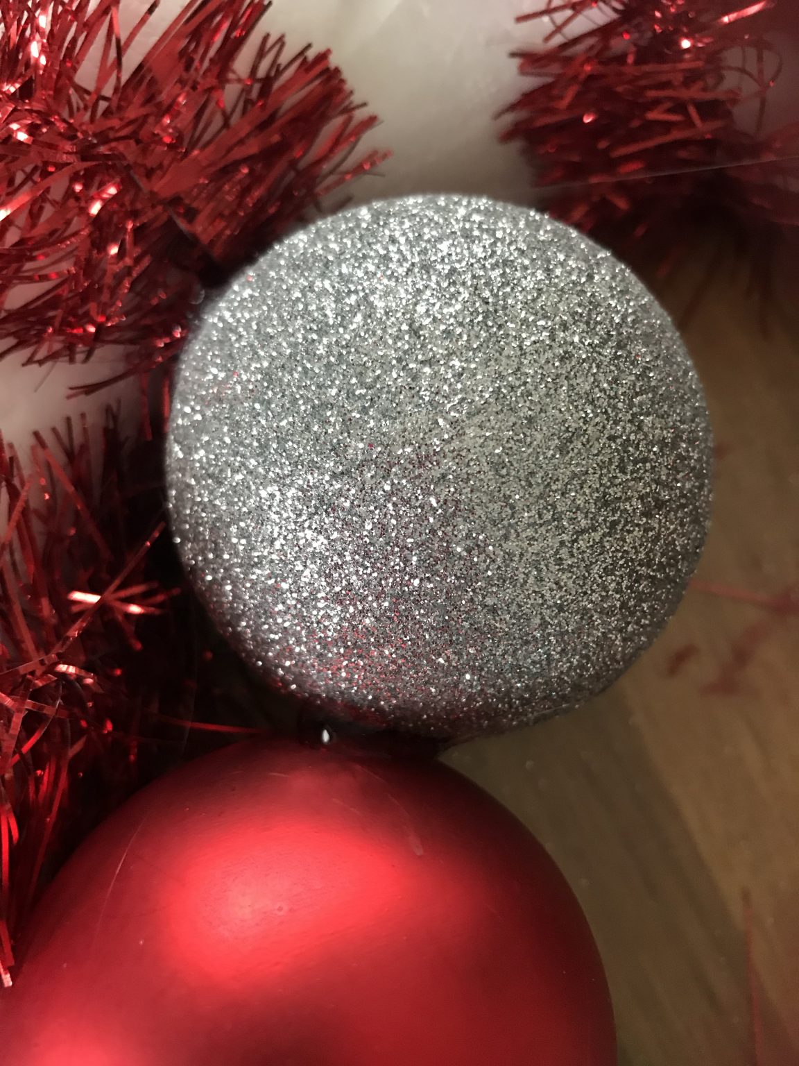 How to make your own Christmas bauble wreath Once a Duckling